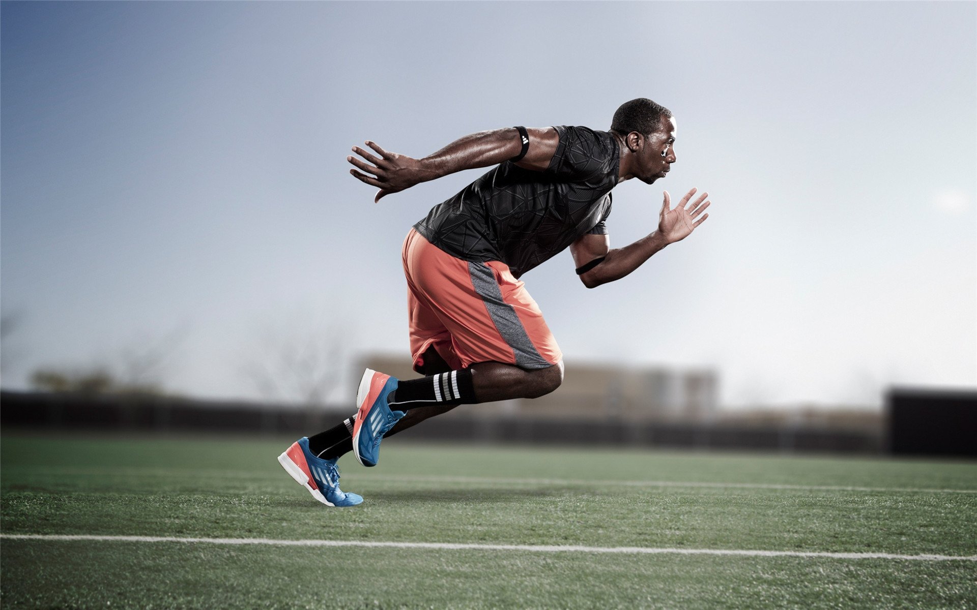 单前锋战术是否更适合现代紧凑防守节奏，4231单前锋特点