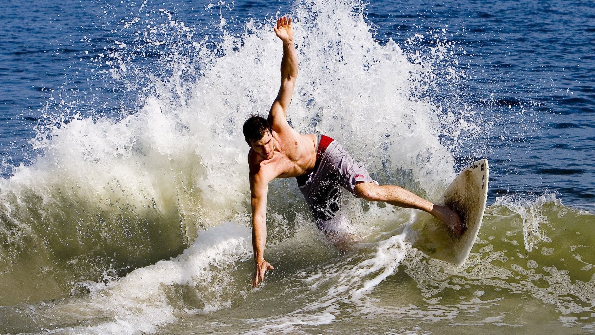 体能考验：运动员如何应对激烈比赛？，运动员如何克服赛前紧张